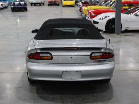 Used 1998 Chevrolet Camaro Z28 RWD image 37