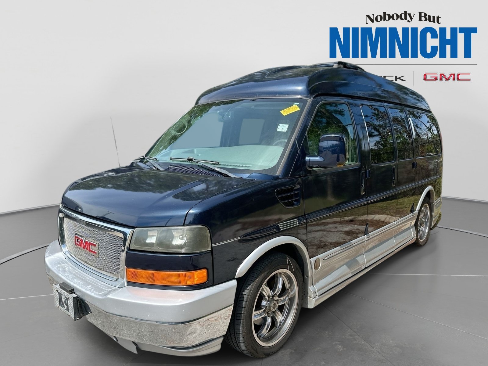 Used 2010 GMC Savana 1500 w/ Preferred Equipment Group RWD image 1