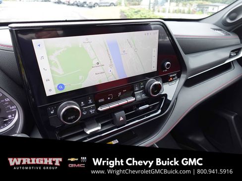 Used 2024 Toyota Highlander XSE image 17