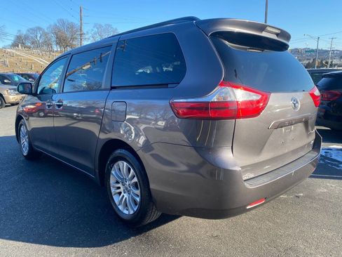 Used 2016 Toyota Sienna image 5