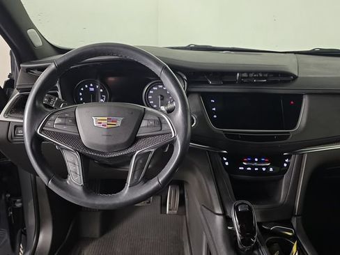 Certified 2022 Cadillac XT5 Sportv w/ Technology Package AWD/4WD image 9