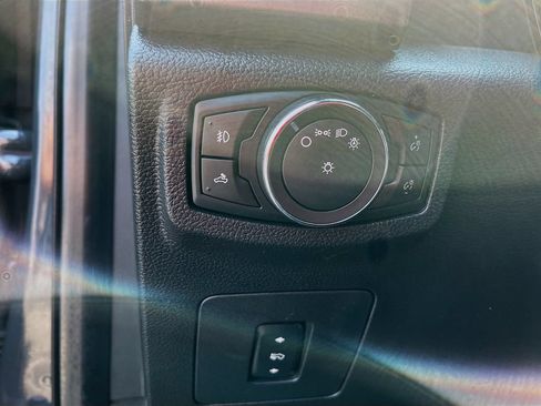Used 2016 Ford F150 XLT w/ Equipment Group 302A Luxury AWD/4WD image 5