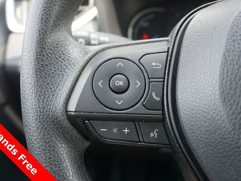 Used 2025 Toyota RAV4 LE AWD/4WD image 4
