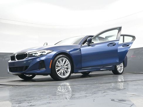 Used 2024 BMW 330i Sedan w/ Premium Package RWD image 41
