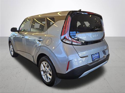 Used 2025 Kia Soul LX w/ LX Technology Package image 10