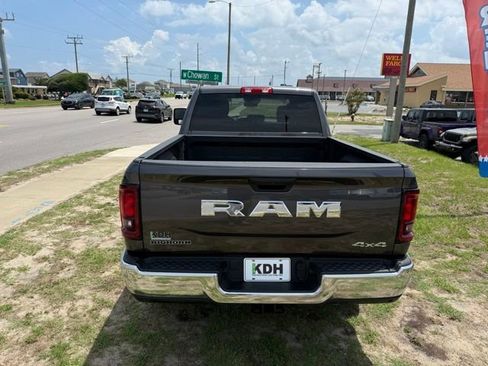 Used 2026 RAM 2500 Big Horn AWD/4WD image 6