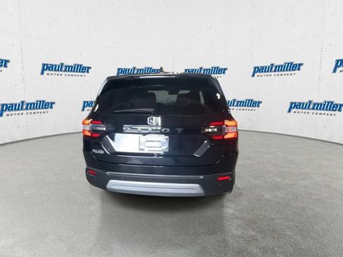 Used 2025 Honda Pilot EX-L image 10