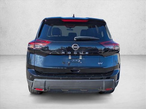 Used 2024 Nissan Rogue SV image 7