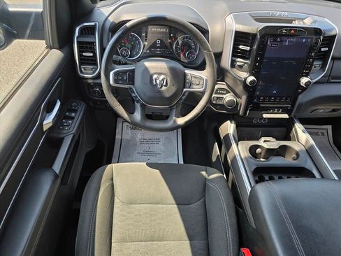 Used 2025 RAM 1500 Big Horn AWD/4WD image 3