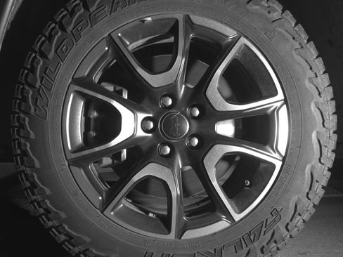 Used 2025 Jeep Compass Trailhawk AWD/4WD image 12