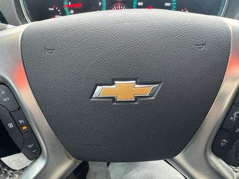 Used 2014 Chevrolet Traverse LT image 19