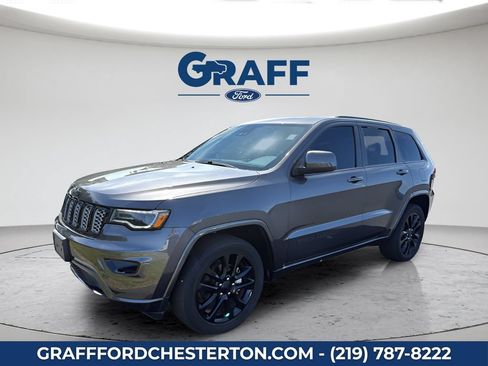 Used 2020 Jeep Grand Cherokee Altitude RWD image 2