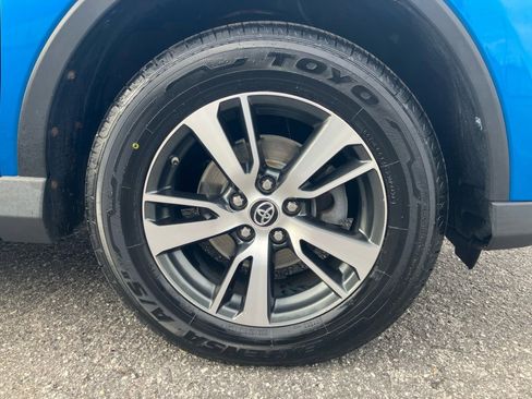 Used 2018 Toyota RAV4 XLE image 28