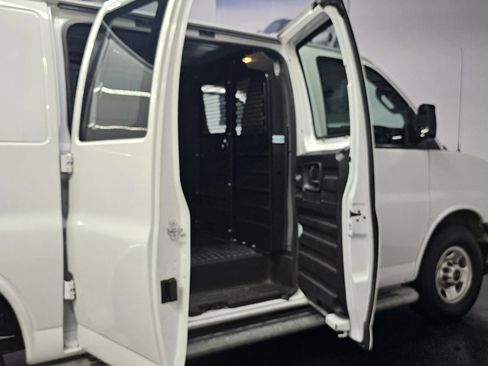 Used 2019 GMC Savana 2500 w/ Driver Convenience Package image 37