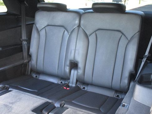 Used 2017 Audi Q7 3.0T Premium Plus w/ Premium Plus Package image 14