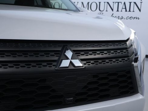 Used 2025 Mitsubishi Eclipse Cross SE AWD/4WD image 9