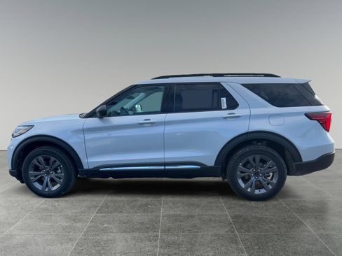 New 2025 Ford Explorer Active w/ Active Comfort Package image 2