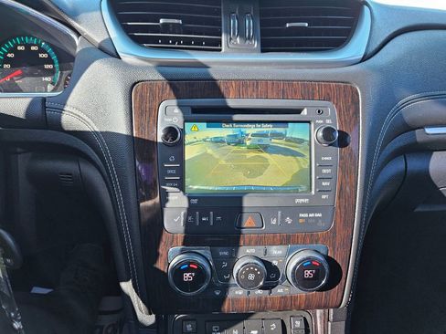 Used 2017 Chevrolet Traverse Premier image 14