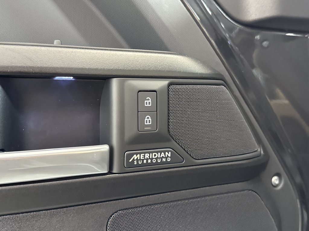 New 2026 Land Rover Defender 130 V8 AWD/4WD image 27