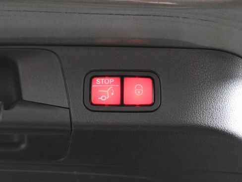 Certified 2022 Mercedes-Benz GLB 250 4MATIC image 34