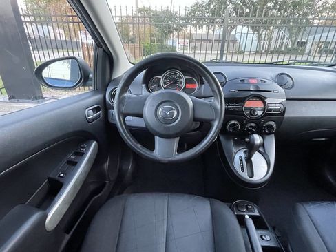 Used 2014 MAZDA MAZDA2 Sport image 25