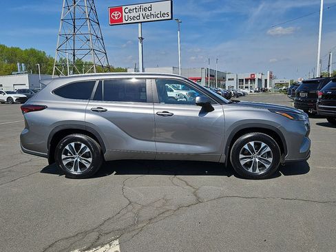 Certified 2025 Toyota Highlander XLE AWD/4WD image 33