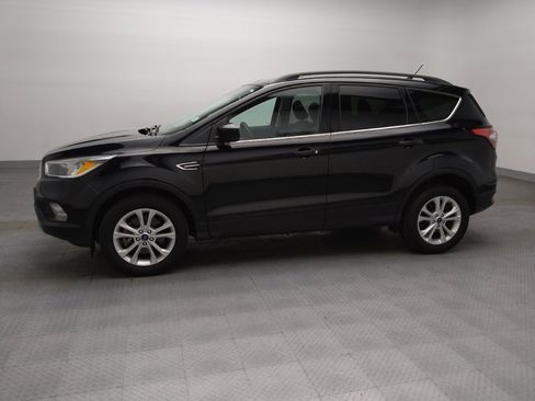 Used 2018 Ford Escape SE w/ SE Sync 3 Package AWD/4WD image 2