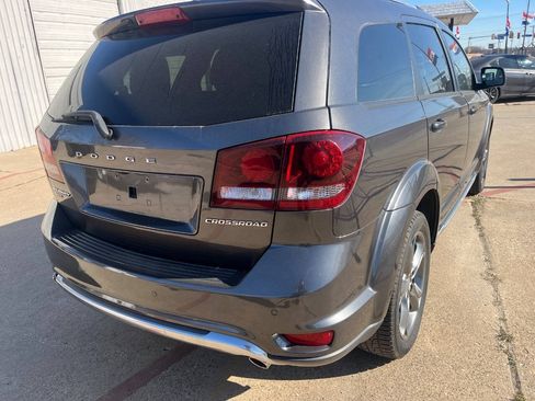 Used 2017 Dodge Journey Crossroad AWD/4WD image 4