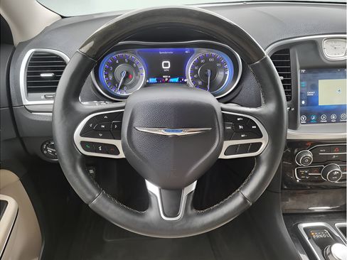 Used 2017 Chrysler 300 C AWD/4WD image 11