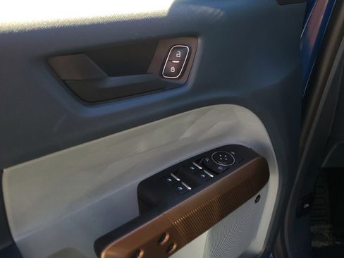 Certified 2023 Ford Maverick Lariat w/ Lariat Luxury Package image 18