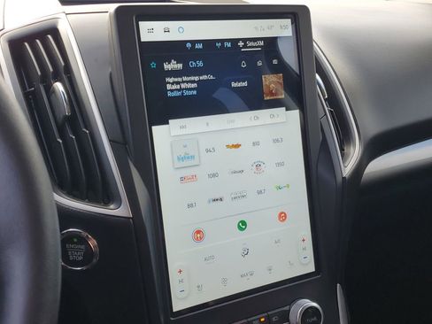 Used 2024 Ford Edge SEL w/ Convenience Package image 16