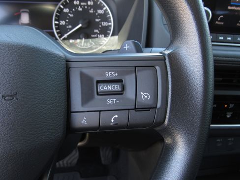 Used 2026 Nissan Rogue S FWD image 24