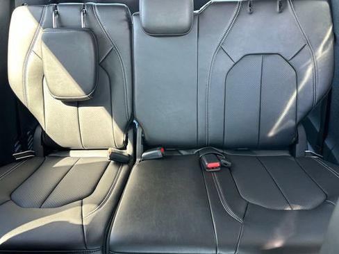 New 2027 Chrysler Pacifica Select AWD/4WD image 14