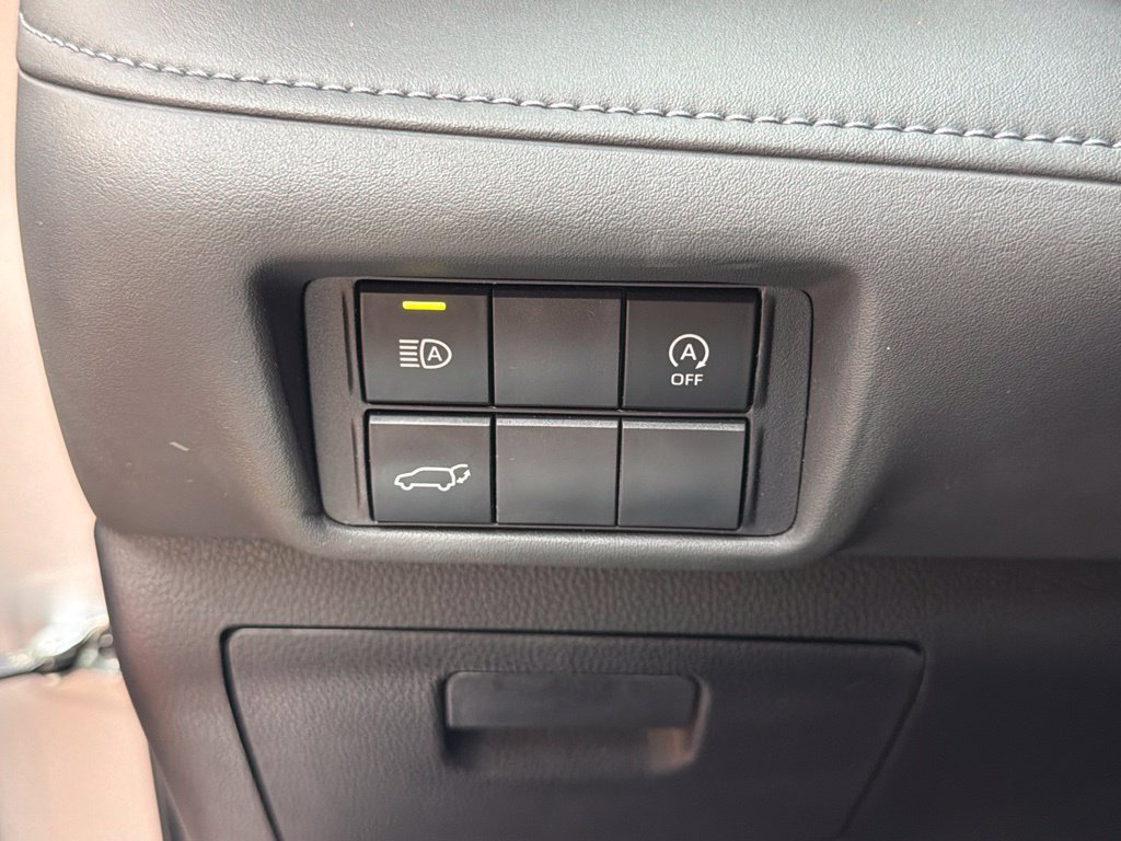 Used 2023 Toyota Highlander XLE FWD image 26