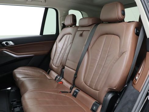 Used 2020 BMW X7 xDrive40i w/ Premium Package AWD/4WD image 33