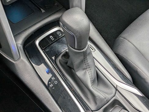 Used 2022 Toyota Corolla Cross XLE image 30