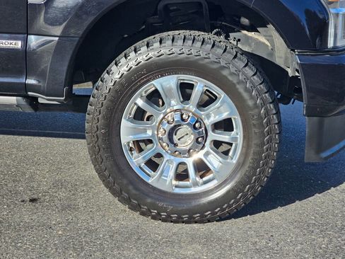 Used 2021 Ford F350 Limited w/ FX4 Off-Road Package image 9