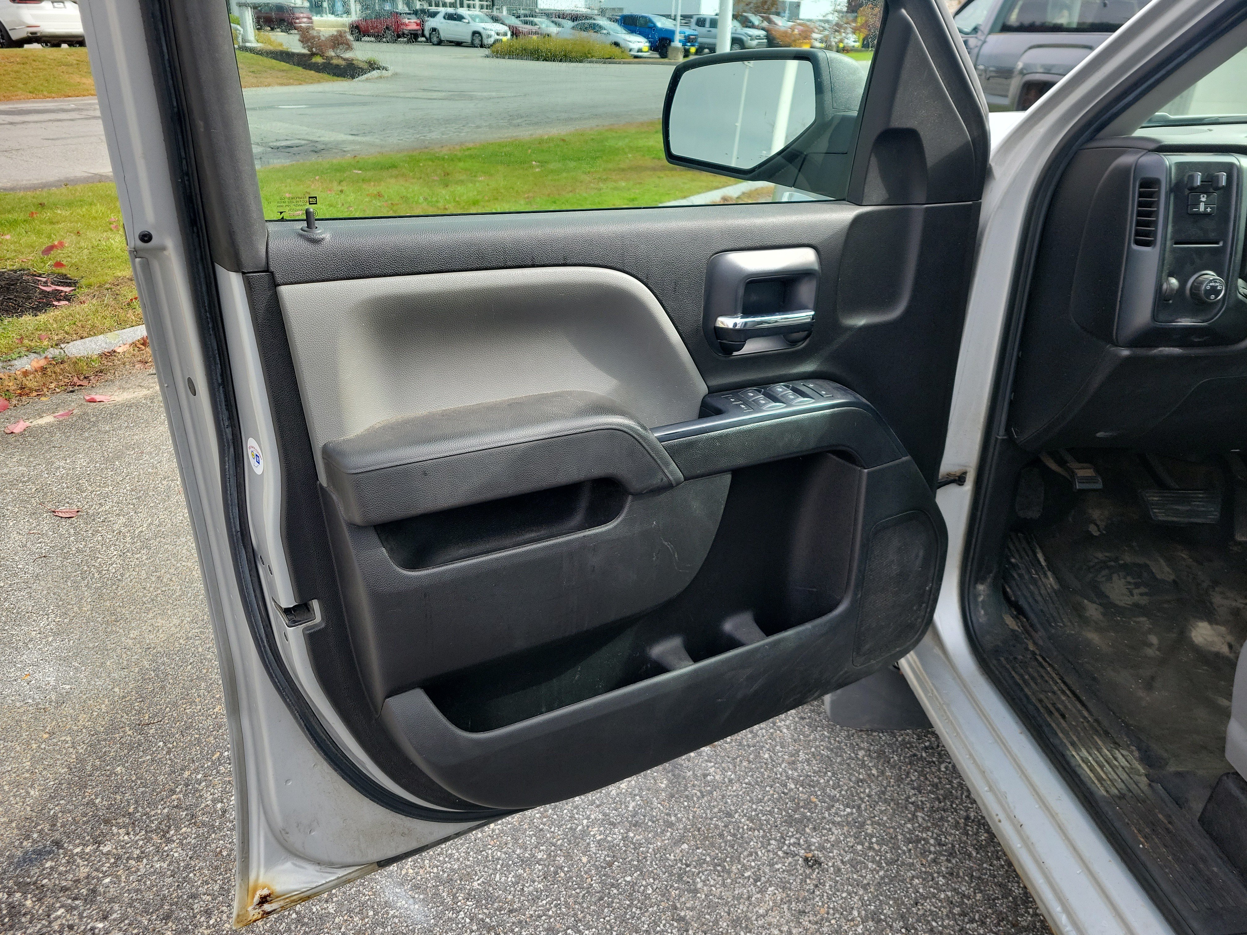 Used 2018 Chevrolet Silverado 1500 W/T w/ Trailering Package RWD image 11