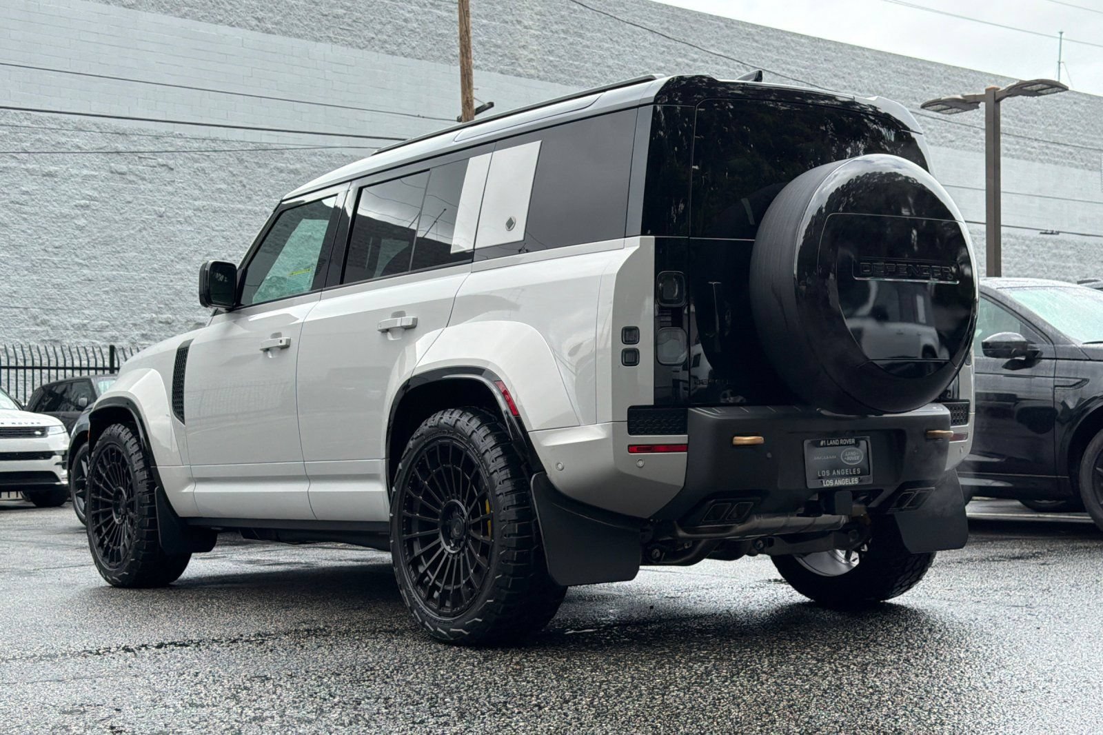 New 2026 Land Rover Defender 110 OCTA AWD/4WD image 44