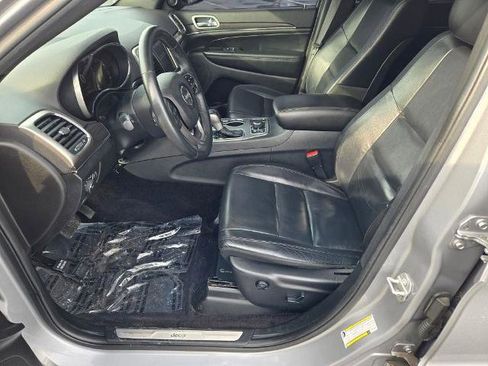 Used 2018 Jeep Grand Cherokee Limited image 21