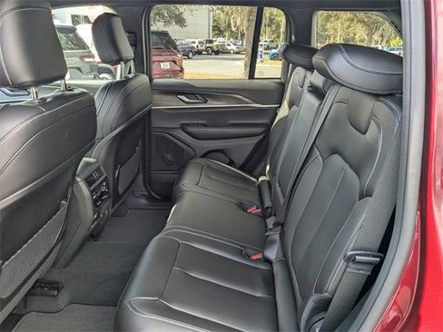 New 2025 Jeep Grand Cherokee Limited image 14
