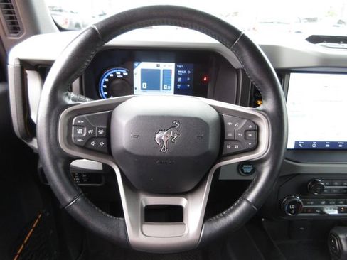 Certified 2023 Ford Bronco Badlands w/ Sasquatch Package AWD/4WD image 13