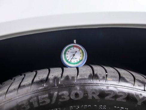 Used 2025 BMW X6 xDrive40i w/ Climate Comfort Package image 47