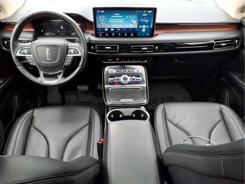 Used 2023 Lincoln Nautilus Reserve w/ Monochromatic Package AWD/4WD image 9
