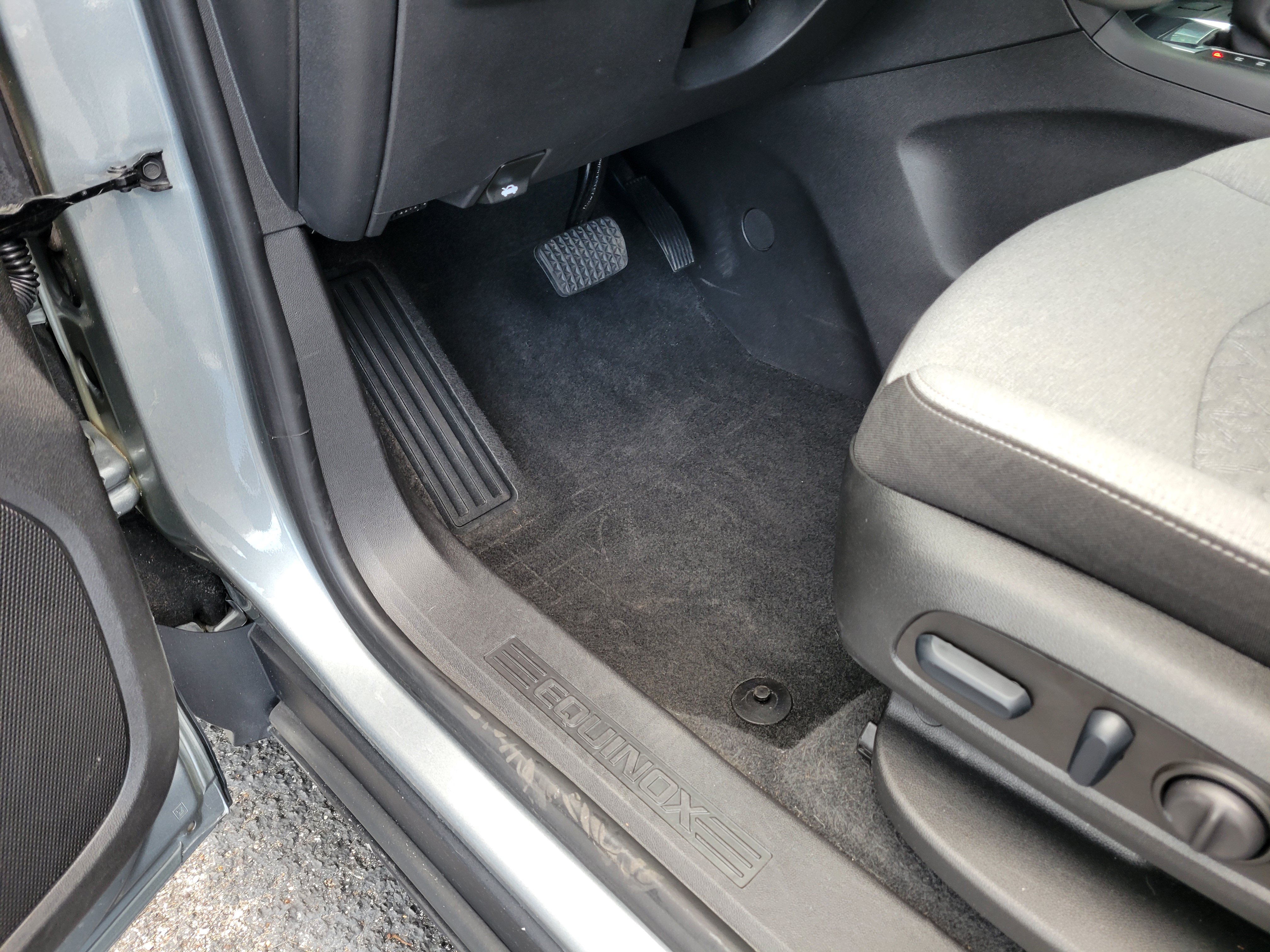 Used 2023 Chevrolet Equinox LT FWD image 24