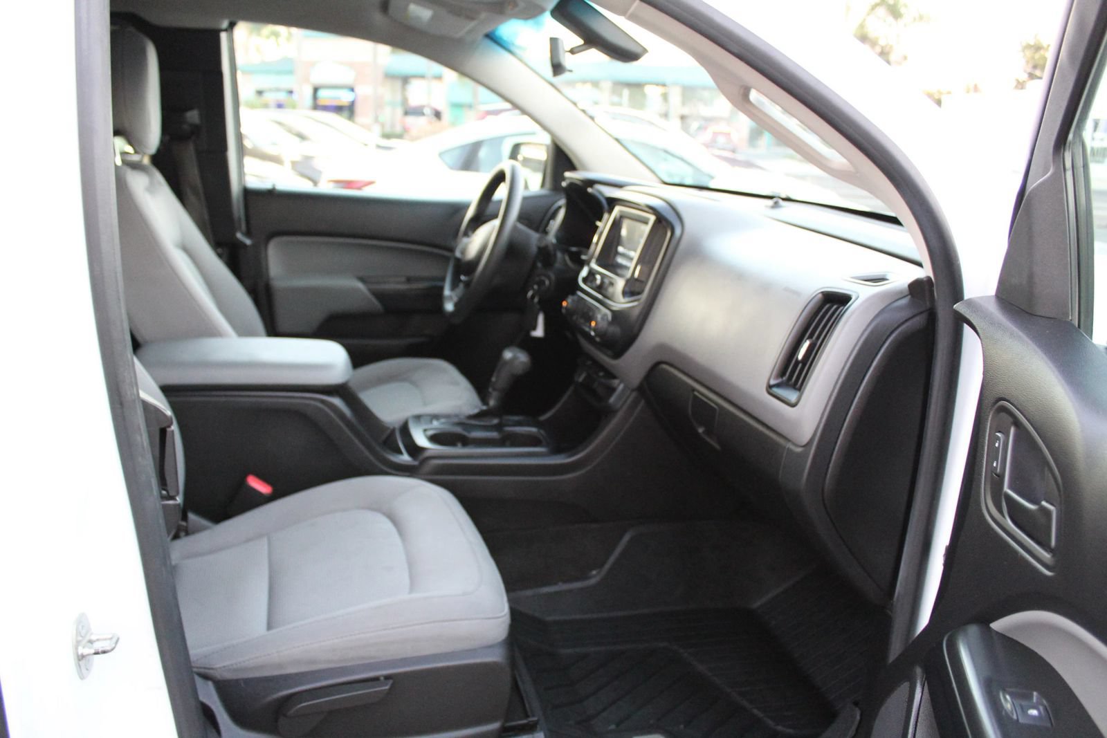 Used 2018 Chevrolet Colorado W/T w/ WT Convenience Package RWD image 10