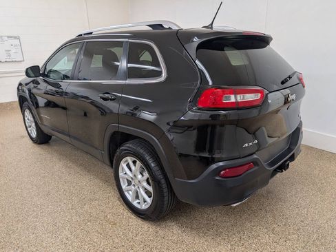 Used 2015 Jeep Cherokee Latitude w/ Cold Weather Group AWD/4WD image 3