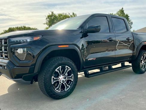 Used 2025 GMC Canyon AT4 AWD/4WD image 7