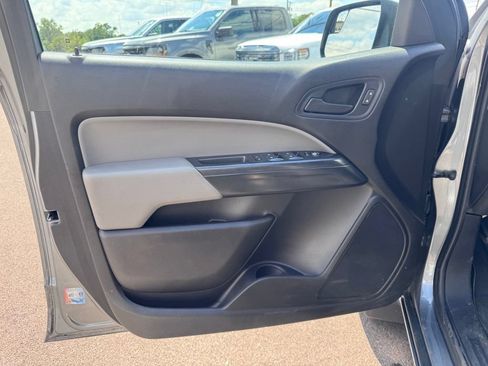Used 2019 Chevrolet Colorado W/T w/ WT Convenience Package AWD/4WD image 11