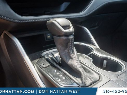 Used 2023 Toyota Highlander XLE FWD image 9
